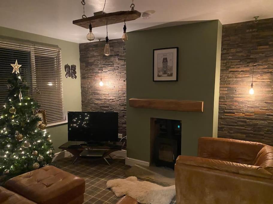 Lovely Semi-Beach 2X Pubs -5 Min Walk-Pets Welcome-Parking-Garden Scalby  Bagian luar foto