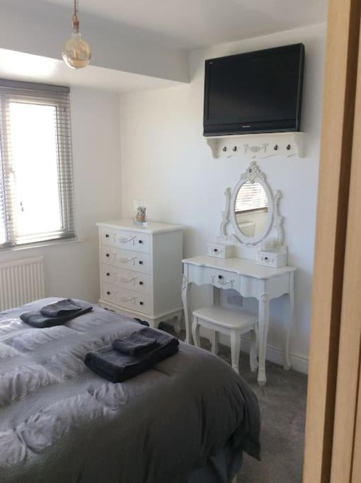 Lovely Semi-Beach 2X Pubs -5 Min Walk-Pets Welcome-Parking-Garden Scalby  Bagian luar foto